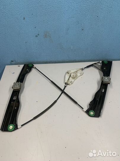 VW Passat B7 стеклоподъемник передний левый