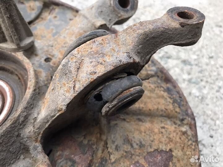 Кулак Поворотный Mercedes-Benz S500 (W220) 2001 г