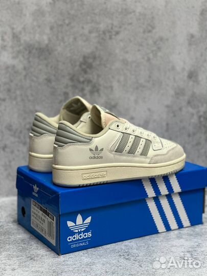 Кроссовки adidas forum