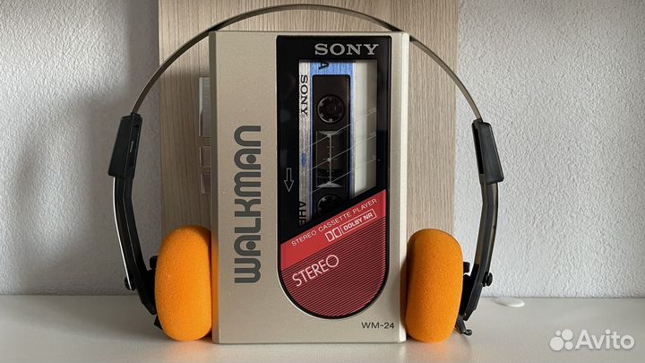 Кассетный плеер Sony Walkman WM-24