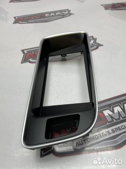 Рамка магнитолы Audi Q5 8R 2009