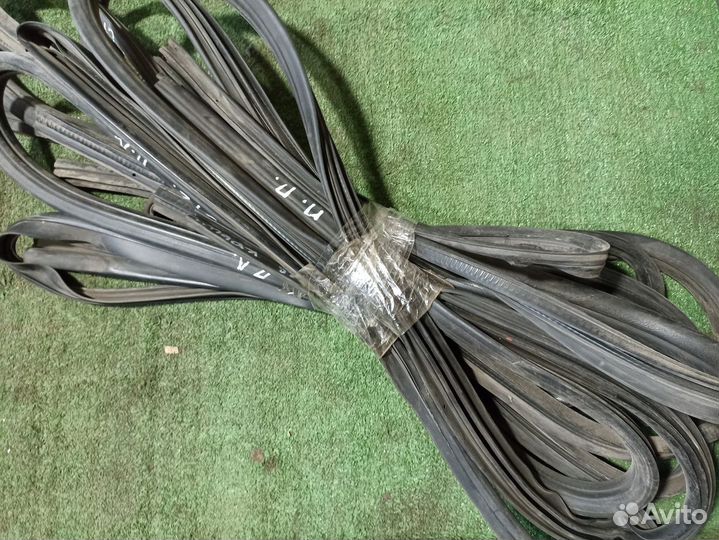 Резинка уплотнительная Nissan Almera Classic I (20