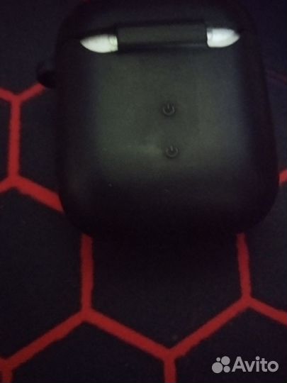 Беспроводные наушники с чехлом