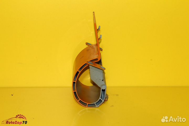 Volvo FM Петля крышки бордачка правая