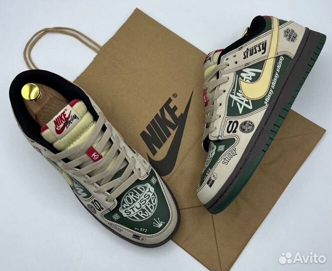 Nike Dunk SB Low Stussy 572