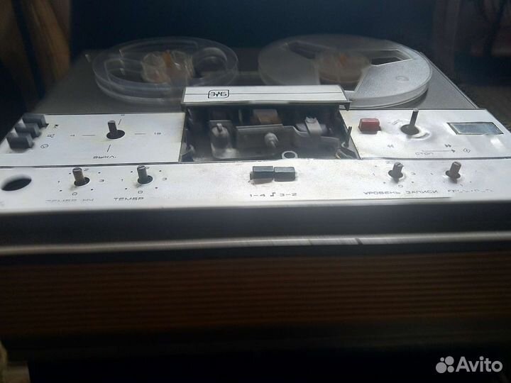 Катушечный магнитофон.Снежеть 202.ссср