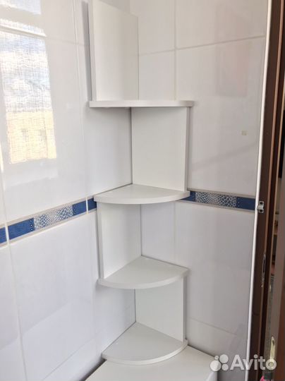 Угловая полка в идеальном состоянии