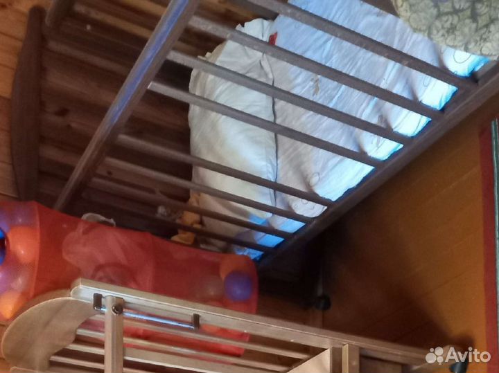 Детская кроватка с матрасом