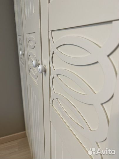 Мебель для детской шкаф зеркало туалетный столик