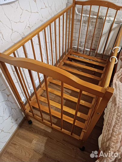 Детская кроватка