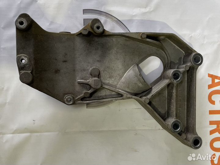 Кронштейн Мерседес actros