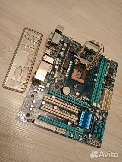 Материнская плата lga 1156 Gigabyte GA-H55M-D2H