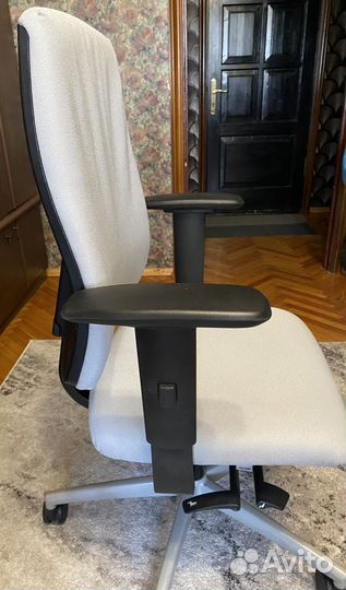Компьютерное кресло