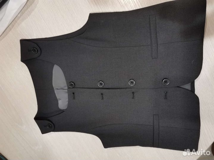 Жилетка для девочки школьная новая