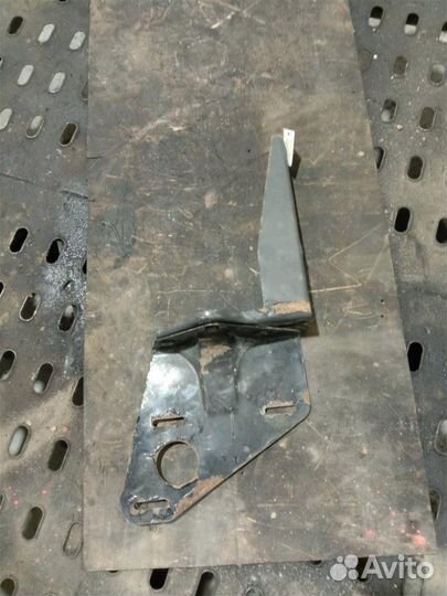 Кронштейн крепления воздуховода Volvo Fm13 440 D13