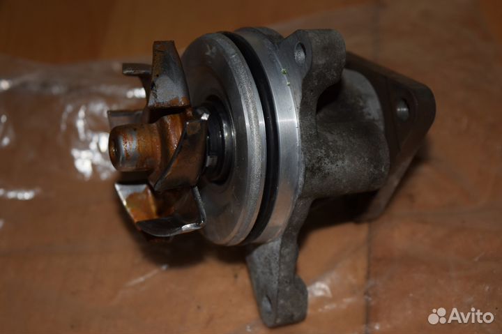 Насос водяной системы охлажден mazda LF94-15-100A