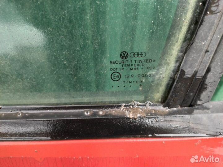 Стекло дверное переднее левое Volkswagen Passat B3