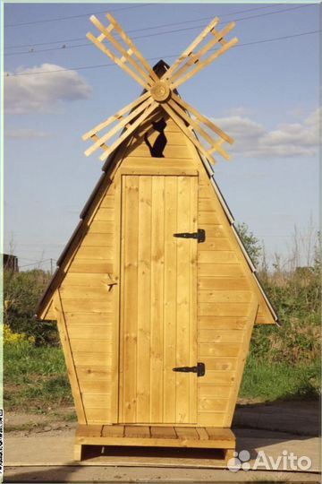 Дачный туалет с декором WOY