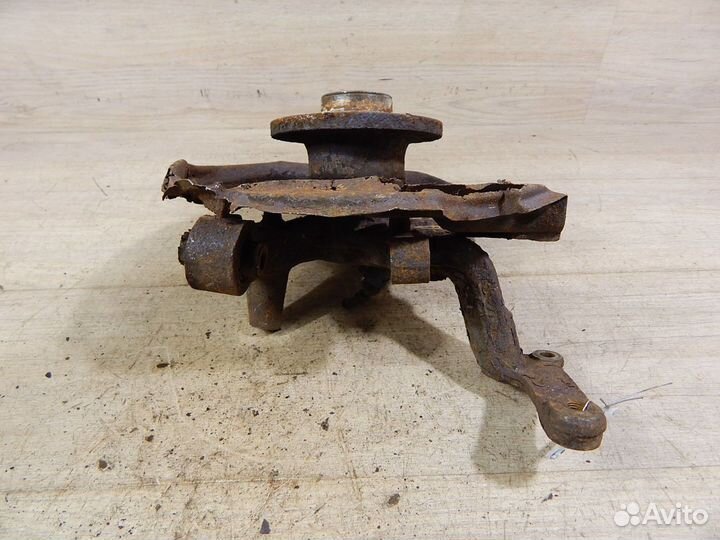 Кулак поворотный задний правый Vw Touran 1