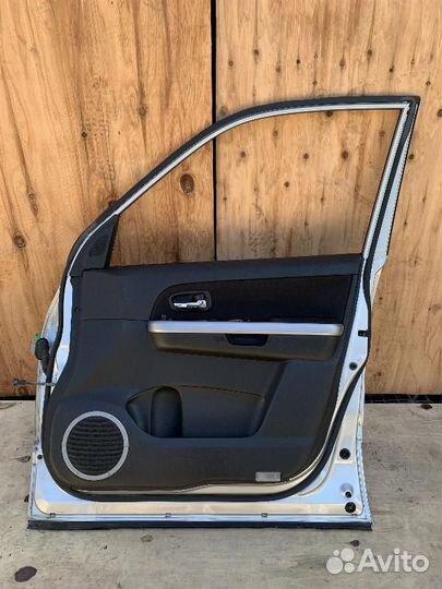 Дверь передняя правая Suzuki Escudo/Grand Vitara