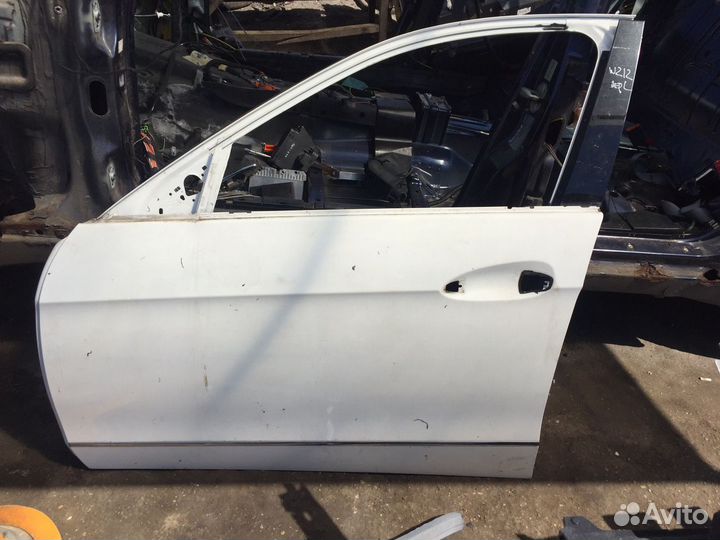 Передняя левая дверь на мерседес W212