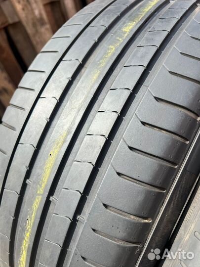 Pirelli P Zero PZ4 235/50 R19