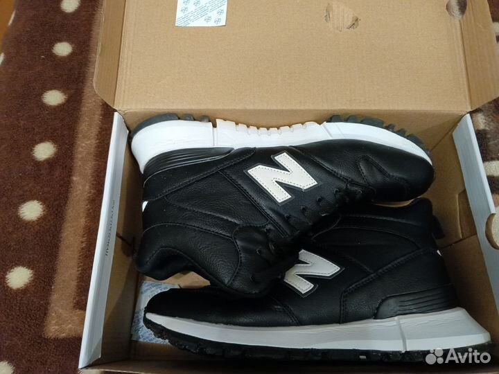 Кроссовки мужские 42 размер бу