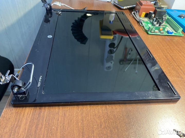 Крышка в сборе с матрицей и шлейфом на ноутбук hp