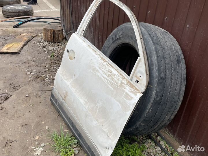 Volkswagen tiguan передняя дверь правая