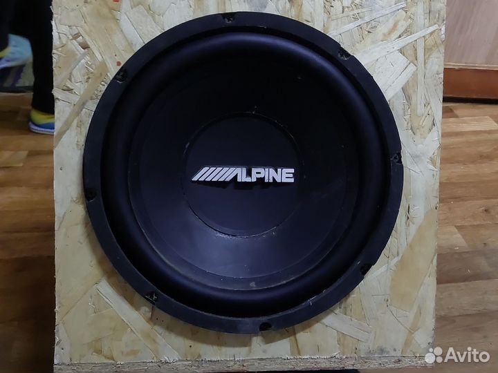 Сабвуфер alpine