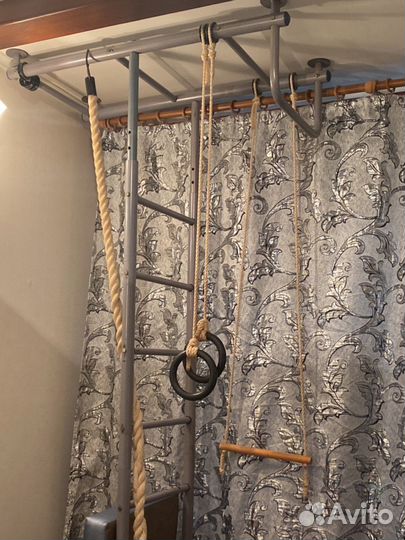 Шведская стенка с турником