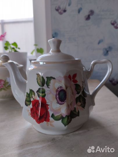 Чайник заварочный, сахарница