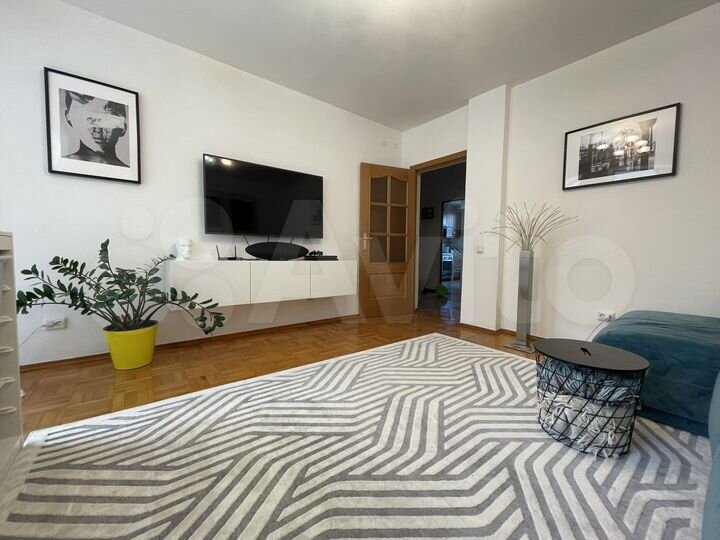 3-к. квартира, 100 м², 2/5 эт.