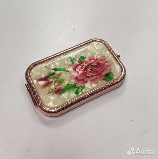 Зеркало карманное