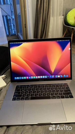 Macbook pro 15, 2017 в идеальном состоянии