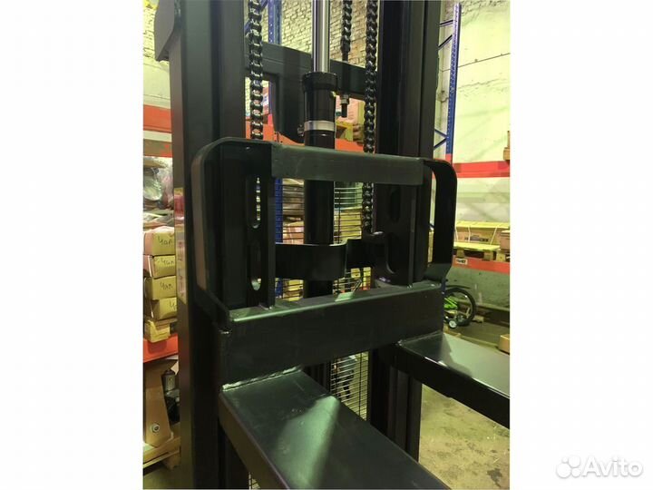 Штабелер самоходный