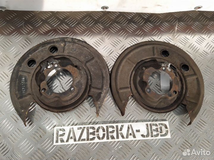 Защитный кожух дискового тормоза (пыльник) Peugeot