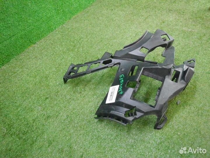 Кронштейн переднего бампера правый Mercedes S W222 (2013-2017)