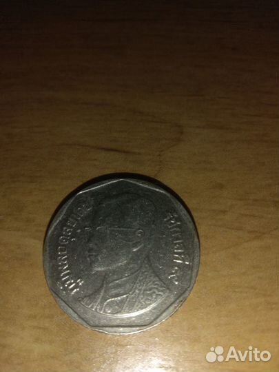 Монеты арабских эмиратов