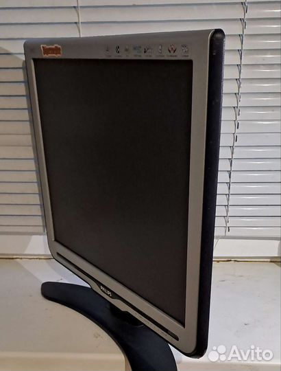 Монитор Philips 190С8fs