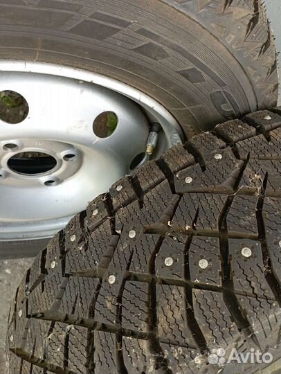 Nitto Therma Spike 185/70 R14 88T