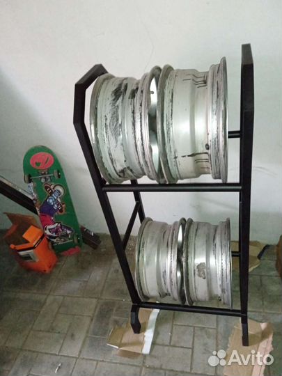 Стеллаж для хранения колëс