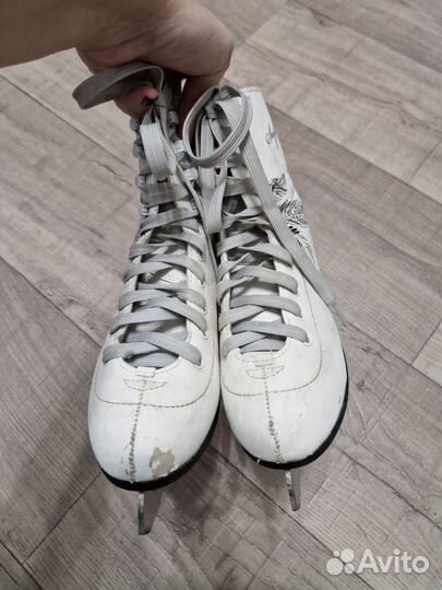 Коньки фигурные 39 размер