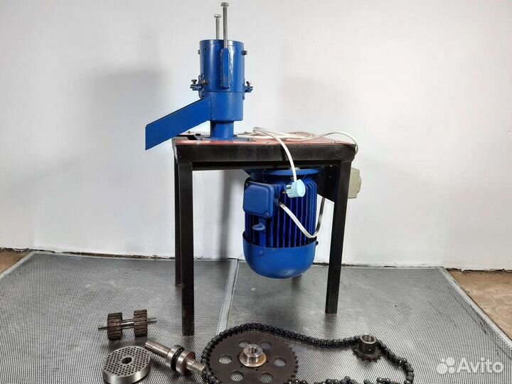 Гранулятор комбикорма бытовой