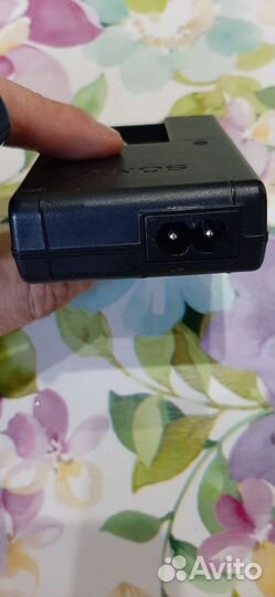 Зарядное устройство Sony bc-csgb под акб 