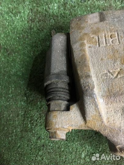 Суппорт передний правый Vortex Estina седан