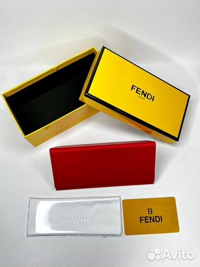 Женские очки Fendi