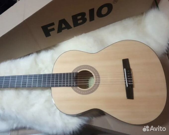 Классическая гитара Fabio FC06