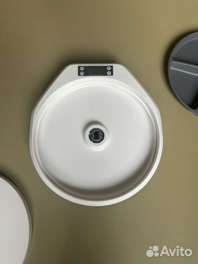 Автоматическая кормушка для животных