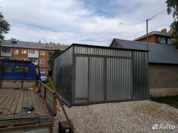 Гаражи-пеналы металлические